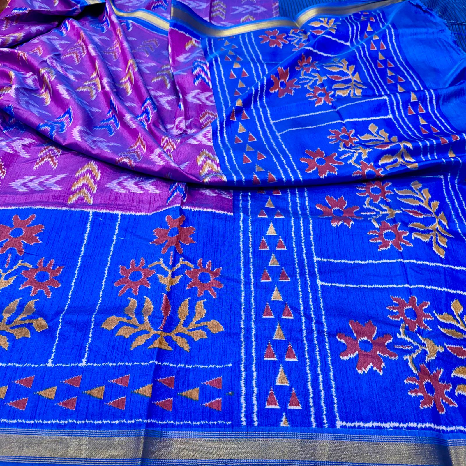 Magenta Ikkat Silk Saree With Blouse Piece For Women