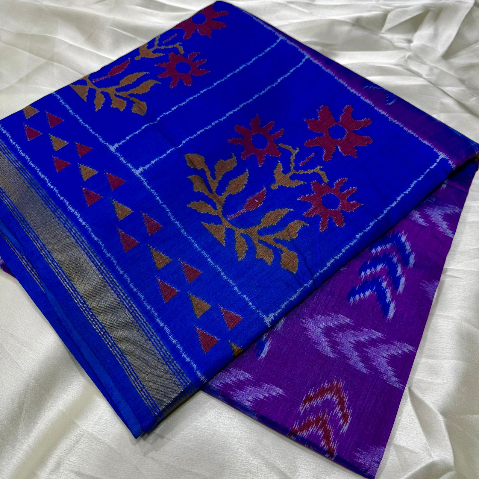 Magenta Ikkat Silk Saree With Blouse Piece For Women