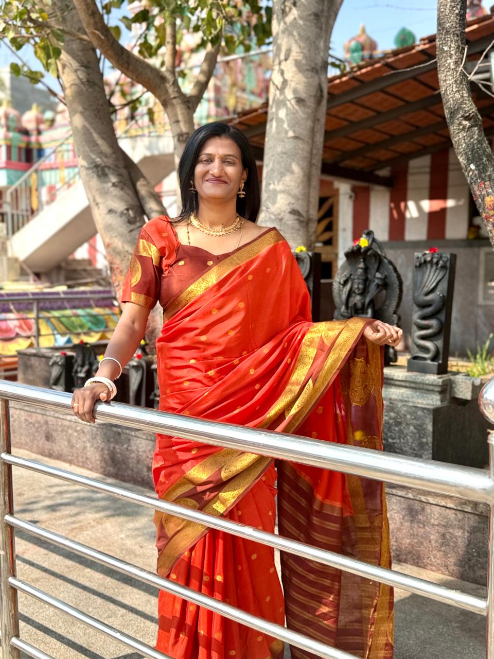 Unique boutique collections with Premium Mysore silks crape ,,, chit pallu n contrast blouse