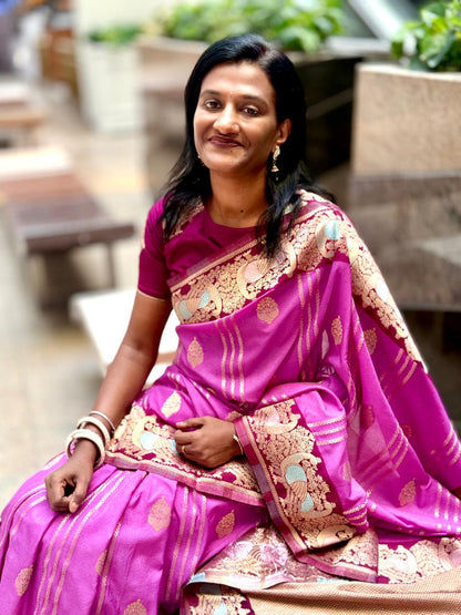 LAVENDER PURE KADDI BANARAS SILK SAREES WIYH RICH PALLU N CONTRAST UNSTICHED BLOUSE, FOLLOWED WITH BEAUTIFUL PAITHANI PEACOCK BORDER