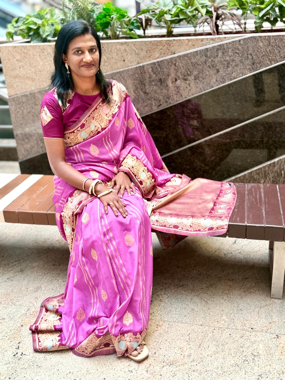 LAVENDER PURE KADDI BANARAS SILK SAREES WIYH RICH PALLU N CONTRAST UNSTICHED BLOUSE, FOLLOWED WITH BEAUTIFUL PAITHANI PEACOCK BORDER