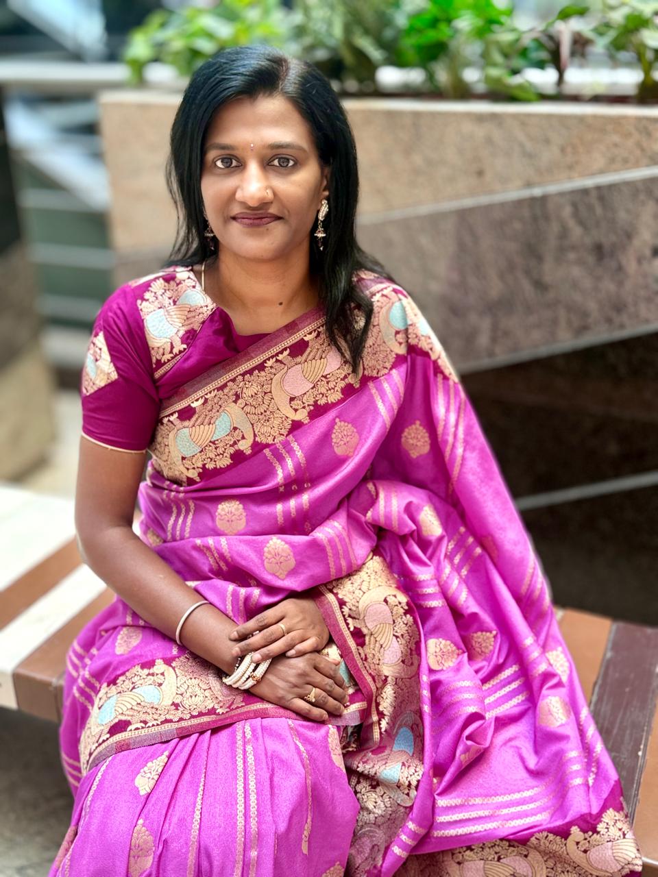 LAVENDER PURE KADDI BANARAS SILK SAREES WIYH RICH PALLU N CONTRAST UNSTICHED BLOUSE, FOLLOWED WITH BEAUTIFUL PAITHANI PEACOCK BORDER