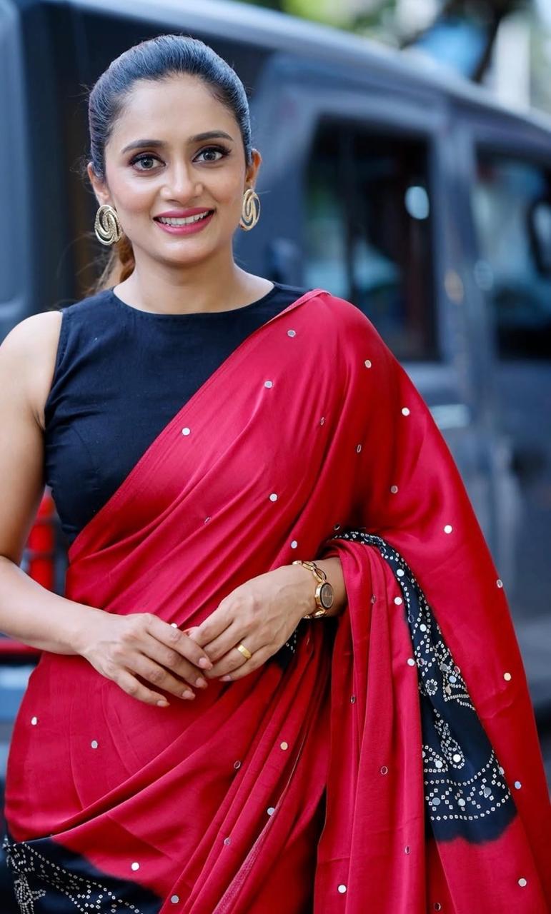 RED BLACK MODAL SILK WITHOUT MIRROR WORK